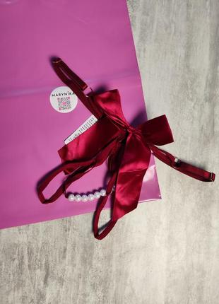 Изысканные эротические трусики с открытым доступом и с декоративными жемчужинами...