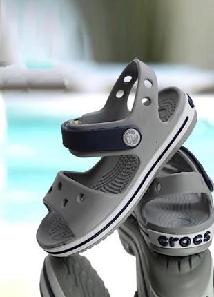 Крокс крокбэнд сандалии детские серые crocs crocband sandal light grey/navy kids