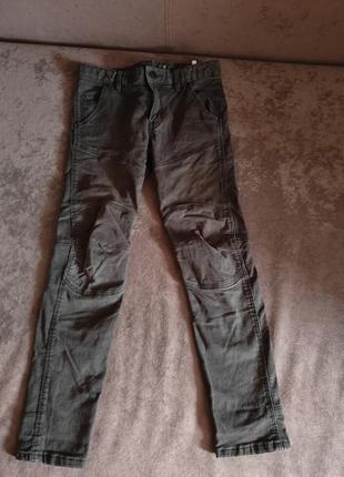 Графитовые скинни для мальчика him ростом 140см.