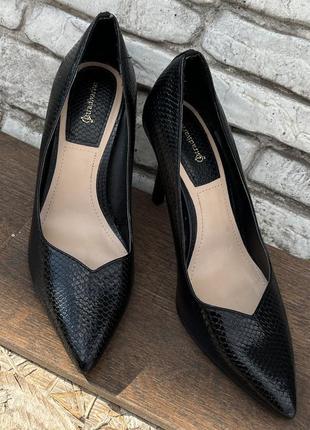 Классические туфли лодочки