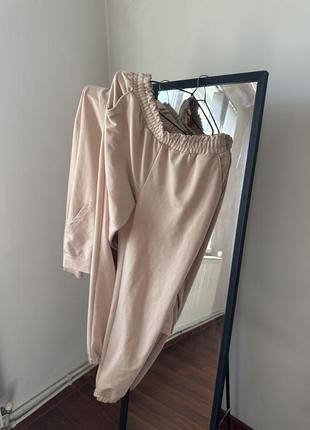 Костюм прогулочный