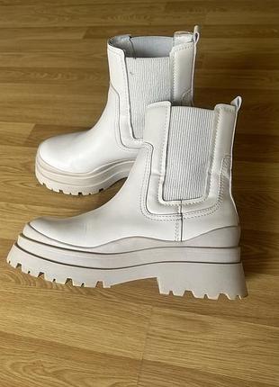 Черевики stradivarius