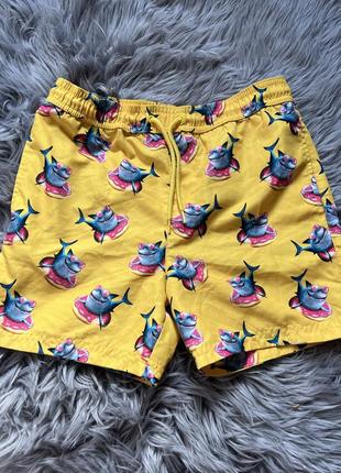 Дуже класні шорти next в прикольних акулах