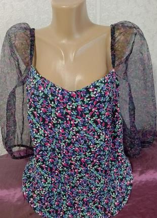 Блуза в цветочный принт с прозрачными рукавами