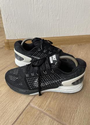 Фирменные кроссовки nike 40
