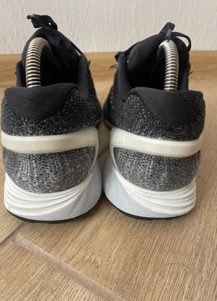 Фирменные кроссовки nike 405 фото