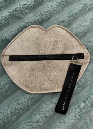 Косметичка nyx