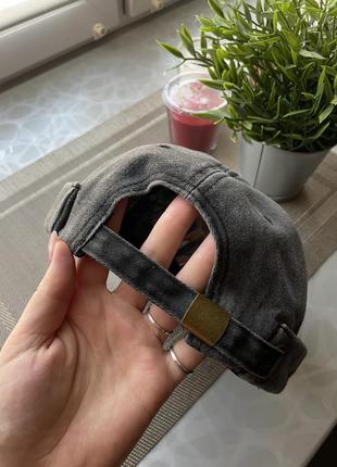 Безкозирка 4