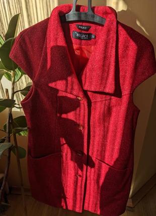 Жилетка червона