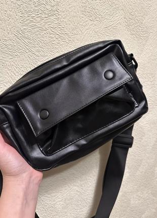 Сумка чорна жіноча