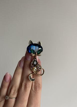 Металлическая брошь кот