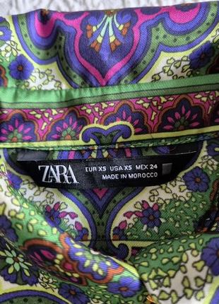 Жіноча сорочка атласна блузка з довгим рукавом zara хустковий принт8 фото