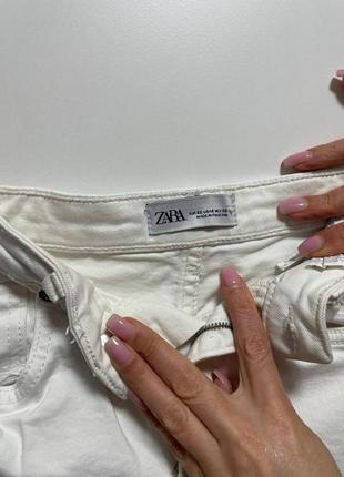 Белые джинсы зара с необработанным низом3 фото