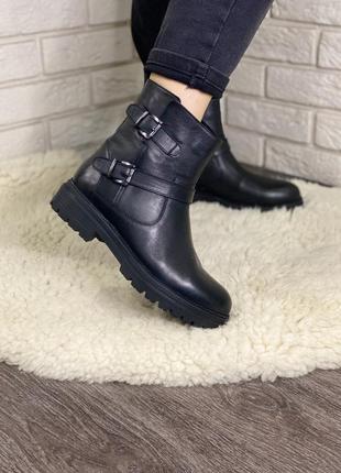 Кожаные сапоги