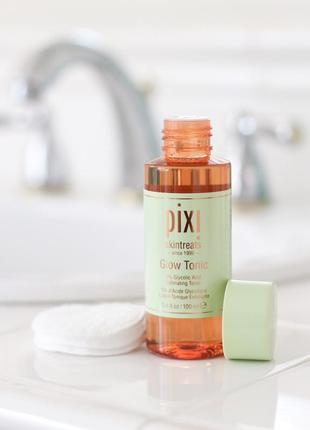 Відлущуючий тонік для обличчя з гліколевою кислотою pixi glow tonic 100мл clarins clinique