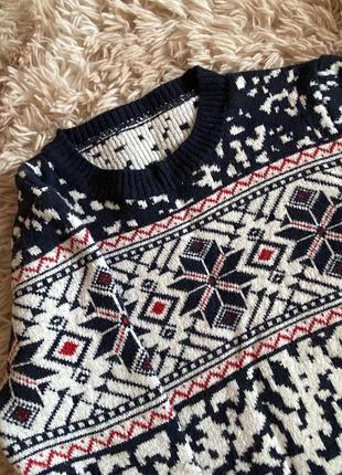 Женский зимний свитер