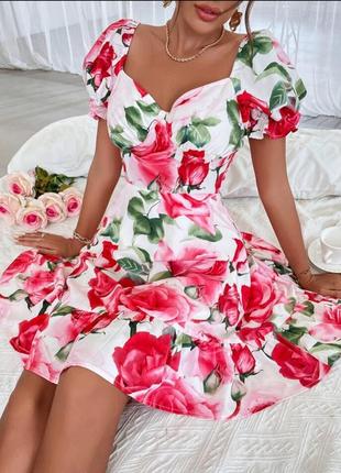 Невероятно красивое и нежное платье в розы