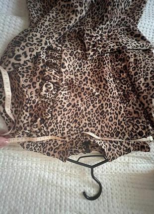 Платье в анималистичный принт