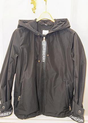 Куртка модного дому «burberry»