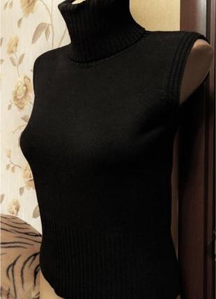 Безрукавка с горлом жилет жилетка гольф