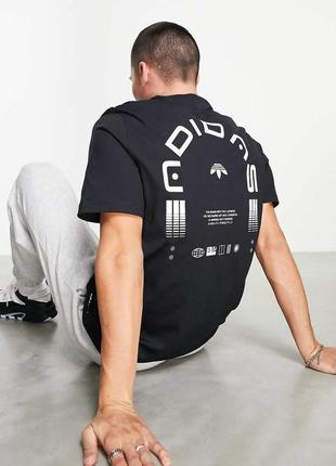 Оригінальна чоловіча футболка adidas graphics symbol l