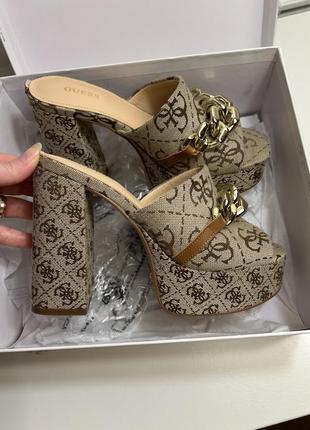 Guess beibr,36 размер, продам босоножки на высоком каблуке платформа