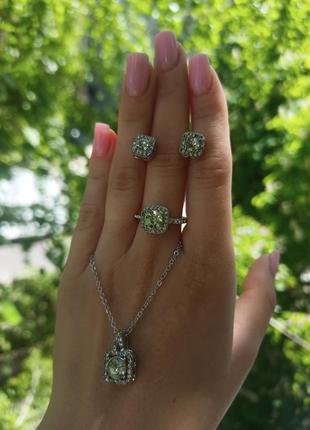 Набор украшений кольца+ серьги+ колье
