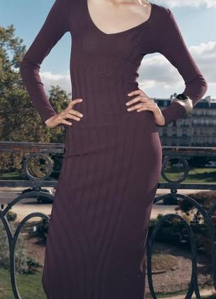 Трикотажна сукня в рубчик
