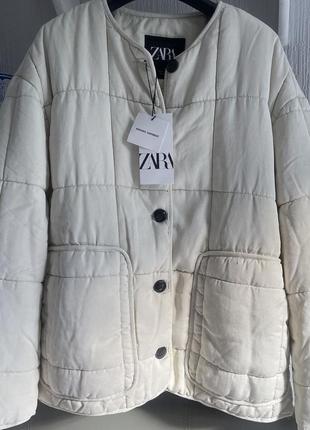 Стильная и теплая куртка zara