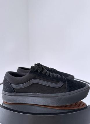 Актуальні класичні кеди vans old school
