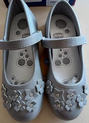 Туфлі chicco для дівчинки 20см мокасини сандалі3 фото