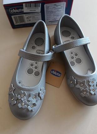 Туфлі chicco для дівчинки 20см мокасини сандалі2 фото