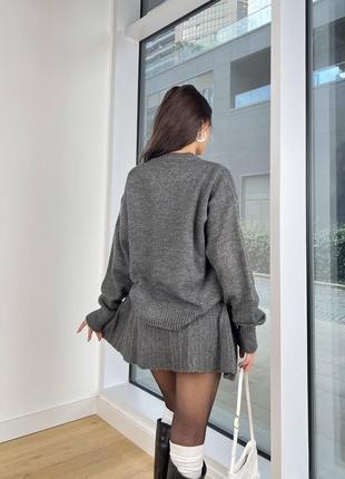 Костюм объемный свитер с короткой юбкой