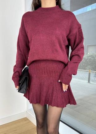 Костюм объемный свитер с короткой юбкой