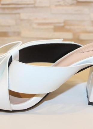 Шлепанцы женские белые на каблуке б1603