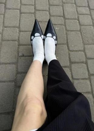 Сучасні трендові балетки туфлі