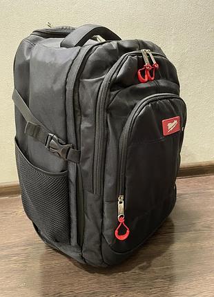 Рюкзак-трансформер на колесах от бренда milwaukee