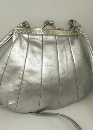 Срібляста сумочка на фермаарі3 фото