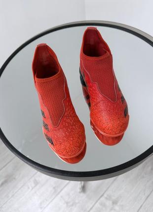 Яркие крутые сороконожки adidas predator freak5 фото