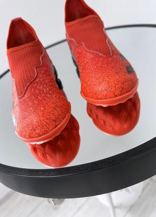Яркие крутые сороконожки adidas predator freak7 фото