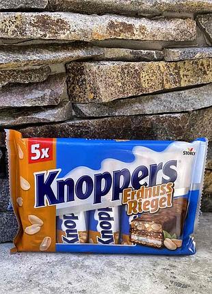 Шоколадні батончики з арахісом "storck" knoppers 200г