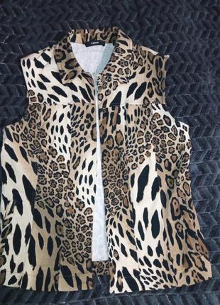 Жилет из денима, леопардовый принт
