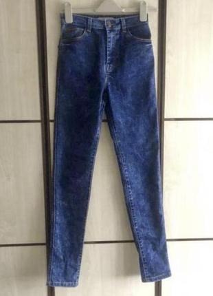 Джинсы с высокой посадкой скинни