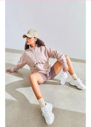 Утеплена толстовка prettylittlething
