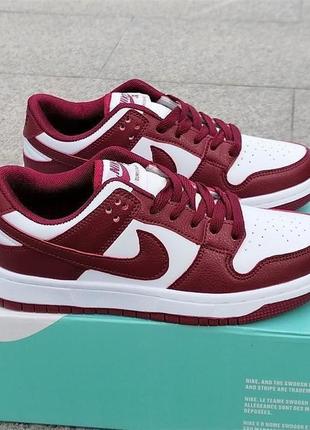 Nike dunk sb low "team red"