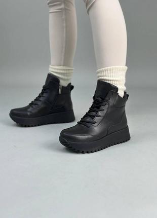 Кроссовки женские кожаные черные зимние с мехом