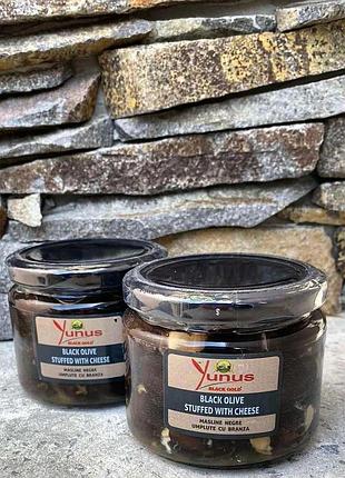 Маслины фаршированные сыром "yunus" black olive stuffed with cheese 290/190гр