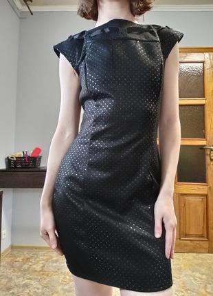 Черное платье