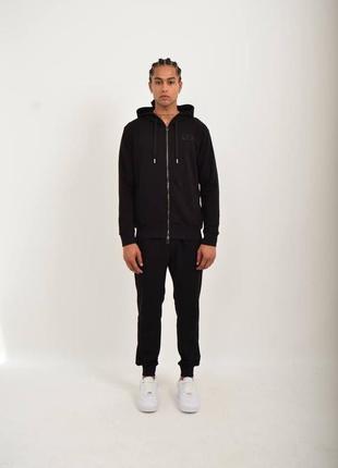 Брендовый костюм