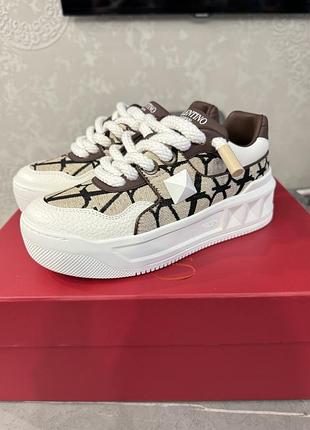 Кроссовки кеды valentino